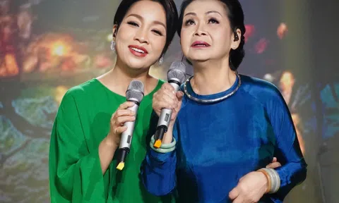 Khánh Ly "ghen tị" với Mỹ Linh bởi tuổi trẻ