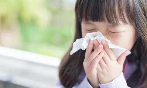 Lật tẩy “thủ phạm” không ngờ khiến trẻ dễ ốm vặt vào mùa hè