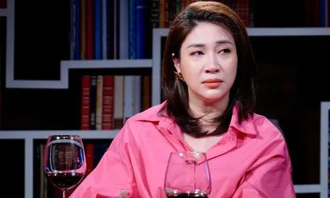 Pha Lê: "Tôi sinh con ra không có niềm vui nào hết, chỉ thấy sự u ám"