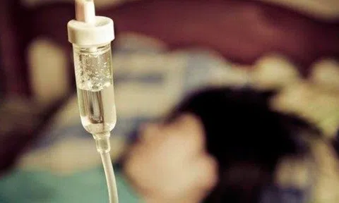 Bị COVID-19 có nên truyền nước không? Cách nào tự chữa COVID-19 nhanh khỏi tại nhà?