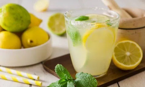 3 sai lầm khi uống nước chanh khiến cơ thể tích thêm mỡ, dạ dày cũng bị tàn phá