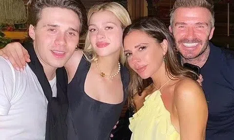 Ngôi sao 24/7: Vợ chồng Beckham lo lắng con trai "cơm chẳng lành canh chẳng ngọt" với con dâu