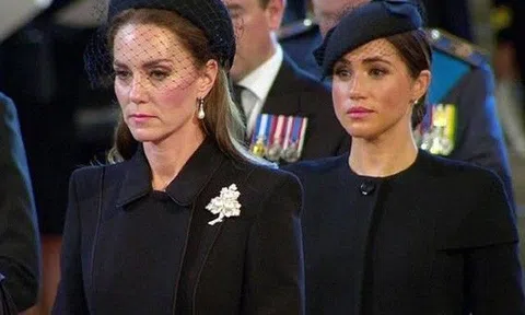 Ngôi sao 24/7: Meghan và chị dâu tôn vinh Nữ hoàng Anh, mỗi người một kiểu không ai giống ai