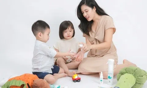 Nuôi con khỏe mạnh, ba mẹ nhàn tênh với xịt khuẩn Baby Fresh