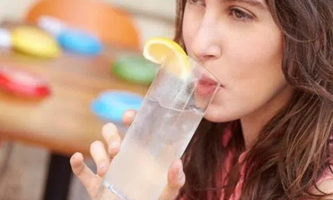 Nước chanh rất tốt cho sức khỏe, nhiều người uống sai cách mà không biết