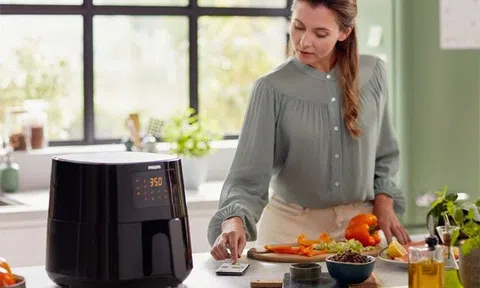 Nồi chiên không dầu Philips: Khi công nghệ hỗ trợ người phụ nữ hiện đại trong việc nấu nướng