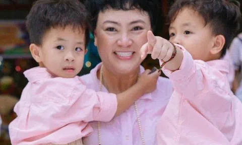 Cuộc sống bỉm sữa của cô giáo Văn Thùy Dương khi sinh con ở tuổi U50: Mẹ đảm, hai con ngoan