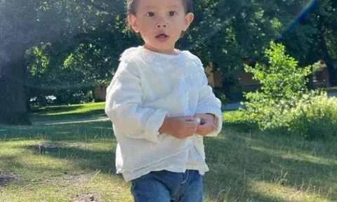 Con gái Lisa nhà Hà Hồ tưởng hiền dịu nhưng nghịch không kém em trai Leon