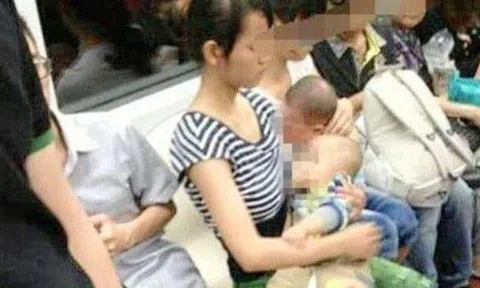 Cho con bú ngay trên tàu điện, mẹ bỉm sữa bị chụp lén gây tranh cãi