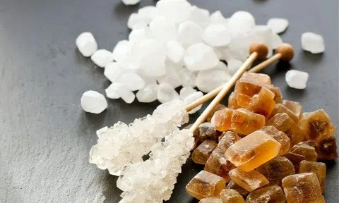Vì sao cùng là đường nhưng đường phèn lại tốt cho sức khỏe, được khen ngợi "vua các loại đường"? 
