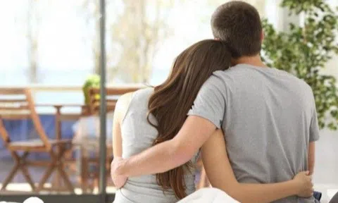 Đến tuổi hồi xuân mới biết "đỉnh" khi quan hệ ngoài luồng, nữ giám đốc day dứt có nên tái diễn, BS khuyên điều này