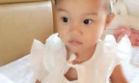 Bé gái nổi tiếng từ trong trứng nước: Con sao hạng A, từng bị chê xấu xí nay khác hẳn