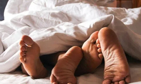 Dùng thuốc kích dục để quan hệ, người đàn ông 55 tuổi bỗng liệt nửa người, BS chỉ ra "kẻ giết người vô hình"