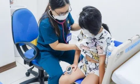 Con gái 6 tuổi tăng cân, xuất hiện mùi lạ trên cơ thể, mẹ bàng hoàng khi nghe bác sĩ đọc kết luận
