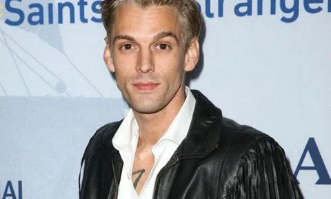 Thi thể "Hoàng tử nhạc pop" Aaron Carter được tìm thấy trong bồn tắm tại nhà riêng