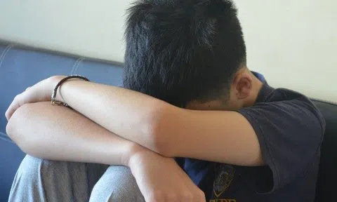 Nam sinh 12 tuổi Hà Nội bỗng nhiên co giật, cảnh báo nhiều trẻ dùng thứ nguy hiểm này mà bố mẹ không biết