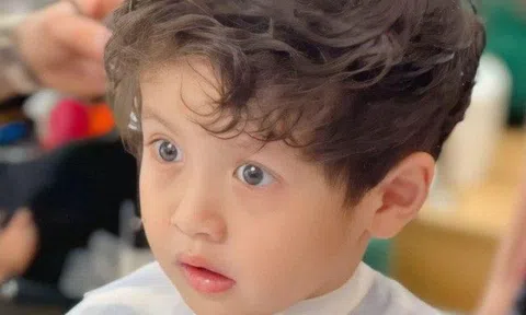 Thanh Thúy mang bầu tuổi 40 sinh quý tử cực phẩm, uốn tóc xoăn liền đẹp như trai Hàn