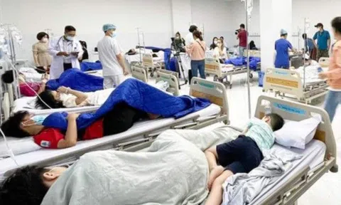 Hơn 200 học sinh nhập viện nghi bị ngộ độc thực phẩm sau bữa trưa ở trường