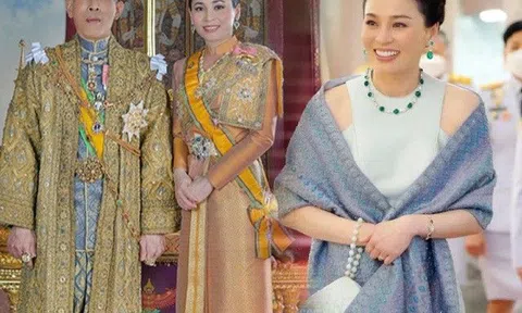 Thường mặc kín bưng, Hoàng hậu Thái Lan nay diện đồ khoe xương quai xanh, lấn át "vợ bé" của chồng