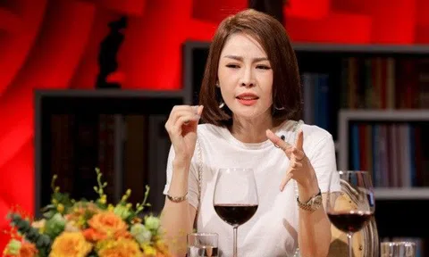 Quế Vân: "Tôi vừa bế con 10 tháng tuổi vừa vác bụng bầu rời khỏi nhà chồng"