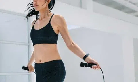 Làm điều này trong 10 phút = chạy bộ 30 phút, được mệnh danh là "vua đốt mỡ", còn giúp thon gọn bắp chân