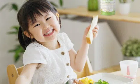 Mẹ cần làm gì để tăng cường đề kháng cho trẻ lúc giao mùa?