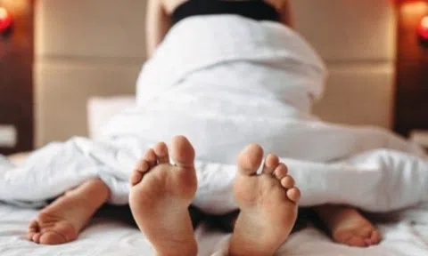 Sau quan hệ, dùng thứ này vệ sinh "vùng kín" tưởng sạch hóa ra dễ rước bệnh, tổn hại tử cung