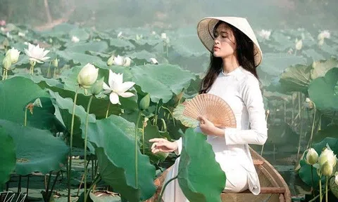 Xuất hiện hot girl cao 1,8m thích mặc áo dài kín đáo, được dự đoán là Hoa hậu Việt Nam tương lai