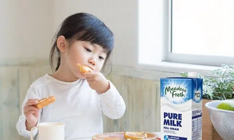 Lý do trẻ nên uống sữa tươi nguyên chất trong giai đoạn đầu đời