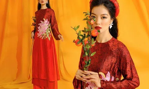 Thấy áo dài hoa lay ơn đỏ của Thuỷ Nguyễn được nàng thơ Lâm Bích Tuyền diện là thấy Tết!