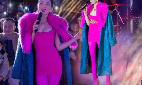 Lệ Quyên diện váy siêu ngắn, suýt lộ điểm kém duyên trước hàng ngàn khán giả