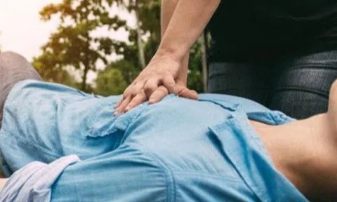 Người đàn ông ở Hà Nội đột ngột ngừng tim khi đang chơi thể thao vì thói quen thường xuyên làm làm việc này