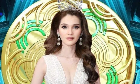 Mãn nhãn với nàng hậu có nhan sắc xinh như búp bê Barbie