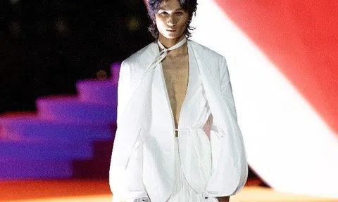 ELLE Fashion Show 2022: Cơ hội cho người trẻ mơ về những chân trời mới 