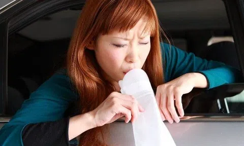 Làm gì để hết say xe? Những loại nước chống say xe vừa rẻ vừa tốt, chẳng lo tác dụng phụ