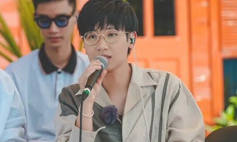 Tiên Cookie khiến khán giả "nổi gai ốc" khi hát lại "999 đóa hồng"