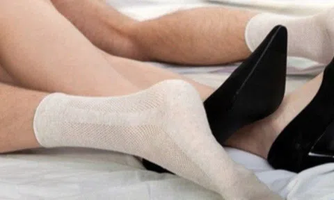 Nữ y tá tiết lộ 3 cách giúp phụ nữ có thể "lên đỉnh" trong mọi cuộc yêu mà không quá tốn sức