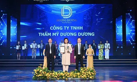 Thẩm Mỹ Dương Dương nhận vinh danh kép “Top 10 Thương Hiệu Việt Nam Xuất Sắc 2022” & “Dịch vụ xuất sắc nhất năm 2022”