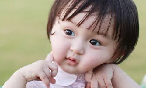 Bé gái bị viêm nặng vì được mẹ dùng thứ nước này rửa vùng kín, BS nói "quá sai", tiết lộ loại nước cực tốt lại rẻ