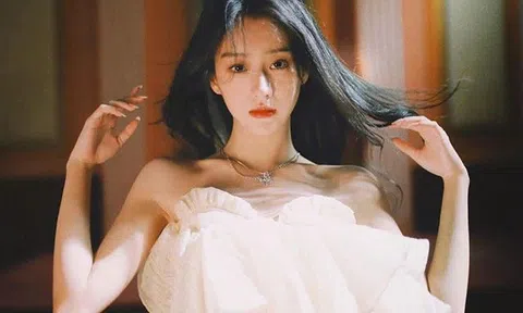 Cô gái sinh năm 2002 đẹp như tiên nữ giáng trần, đôi mắt long lanh dỗi hờn bao người lưu luyến