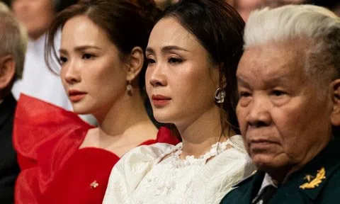 Đan Lê, Hồng Diễm rơi nước mắt khi xem Gala "Việc tử tế" Tết 2023