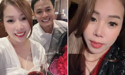 Từng bị so sánh già hơn chồng, bà xã Hồng Đăng nay tái xuất, ngồi cạnh Hồng Đăng trẻ măng như thiếu nữ