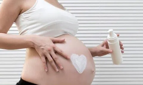 Mẹ bầu có nên skincare không? Liệu dược mỹ phẩm có an toàn cho mẹ bầu?