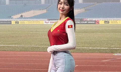 Gái xinh làm "náo loạn" phòng VIP sân vận động Mỹ Đình, da trắng như tuyết, body "mòn con mắt"