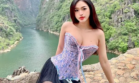 Thiếu nữ bên đèo có đường cong uốn lượn, quyến rũ đến mức báo chí quốc tế gọi là "hot girl cực phẩm"