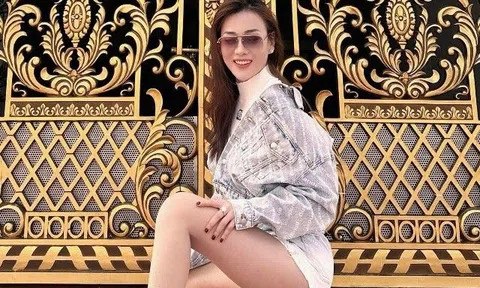 Đón Tết ở nhà, Phương Oanh diện quần rách "khiêm tốn vải", khoe cặp chân dài đẹp nhất vịnh Bắc Bộ