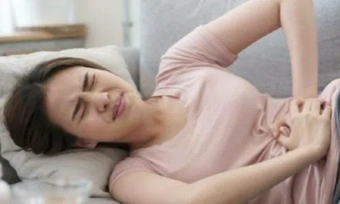 Đang khỏe mạnh mà bụng ngày càng to, thiếu nữ bị mắng “chửa hoang”, đi khám phát hiện mắc ung thư đã muộn