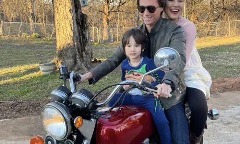 Hoàng Oanh cười rạng rỡ ôm eo chồng cũ Jack Cole, rộ nghi vấn "nối lại tình xưa"