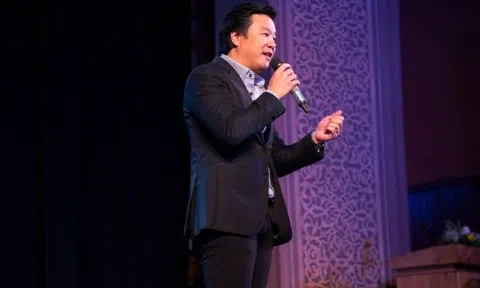 Thanh Bùi hiếm hoi xuất hiện sau thời gian "ở ẩn", nhuộm lại tóc đen để trẻ hơn