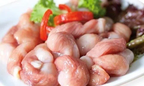 Ruột cá, chỉ tôm là ổ chất thải hay kho dưỡng chất? Có một phần cá cực kỳ bổ dưỡng thì ai cũng vứt đi